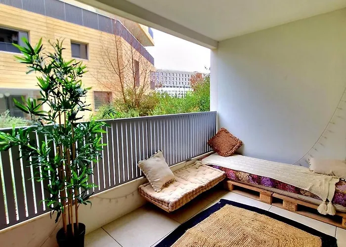 Charming Cocoon - 4 People *