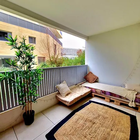 Charming Cocoon - 4 People *