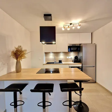 Charming Cocoon - 4 People *